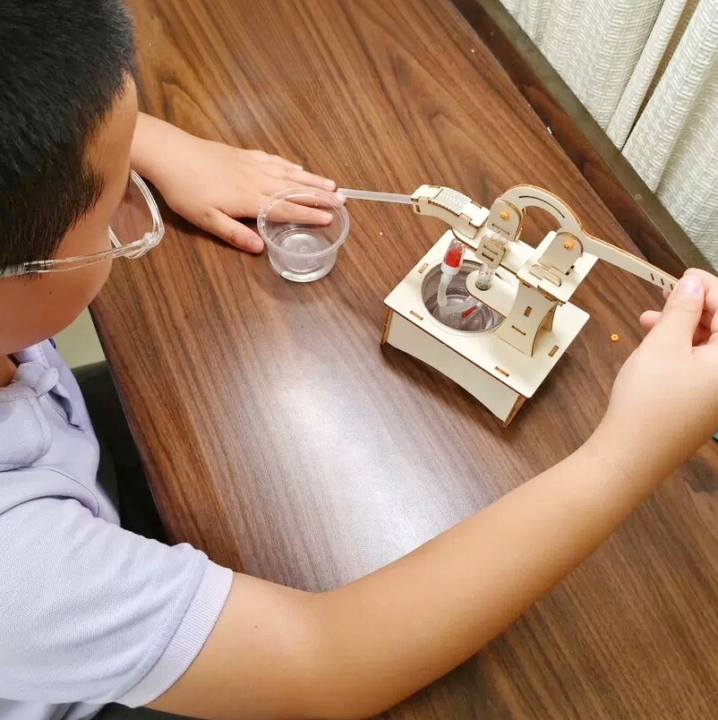 نموذج بئر مياه خشبي يدوي الصنع - مراجعة Science Diy Model وسعره